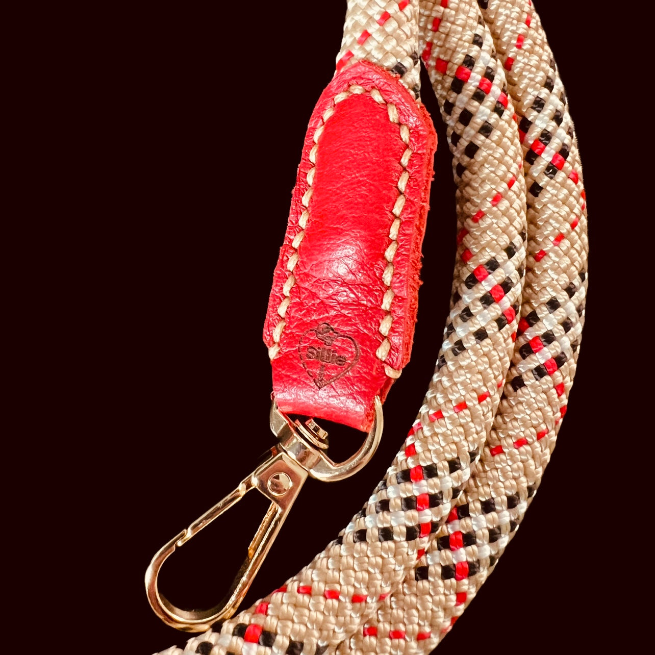 Straps with hand-crafted leather ends - red/gold