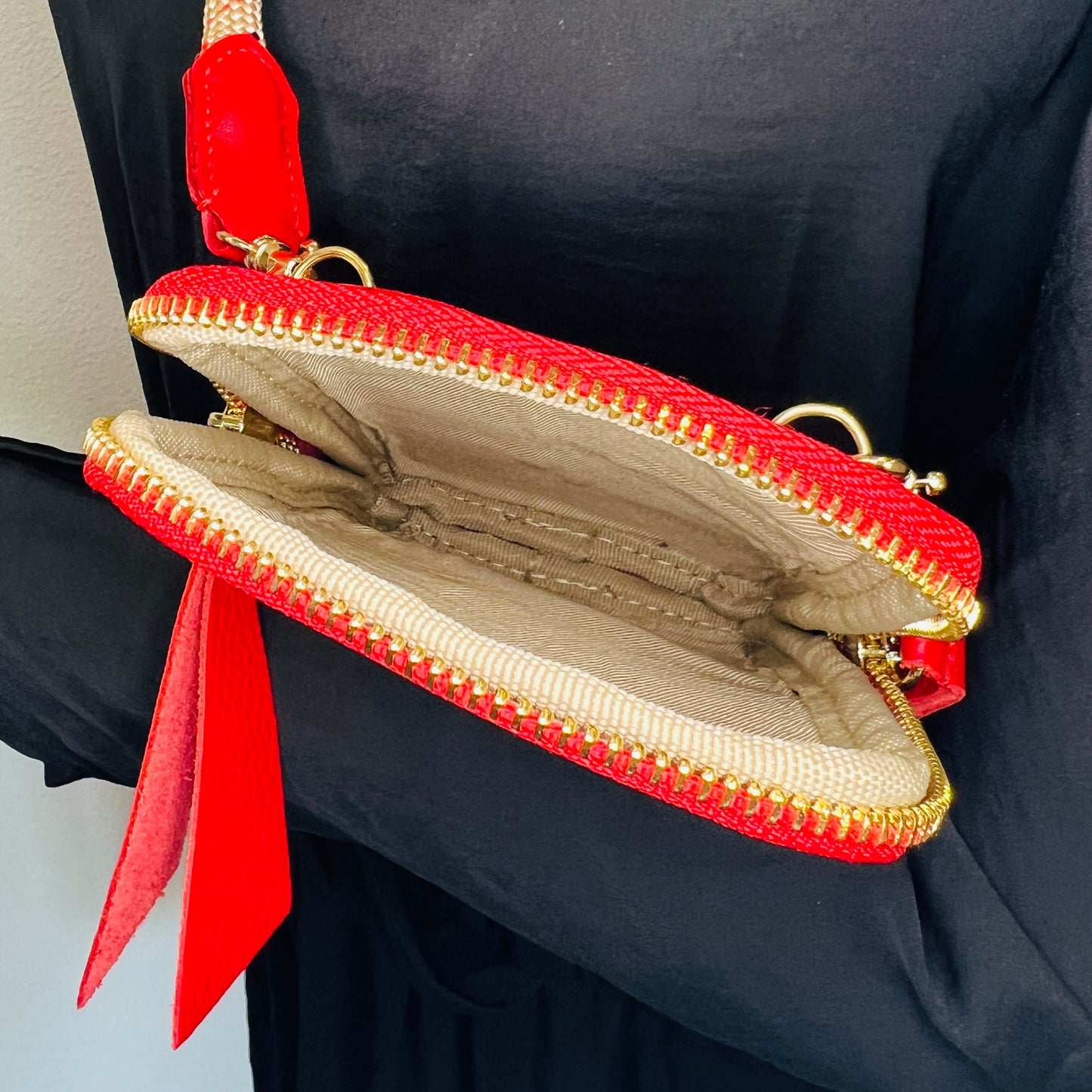 Small leather bag with handmade tartan strap -