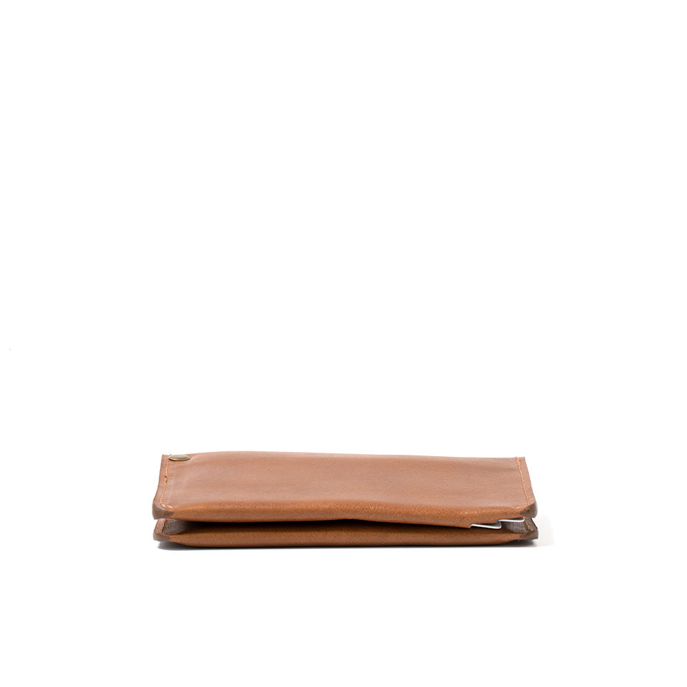 Leather AirTag Passport Holder (OUTLET)-3