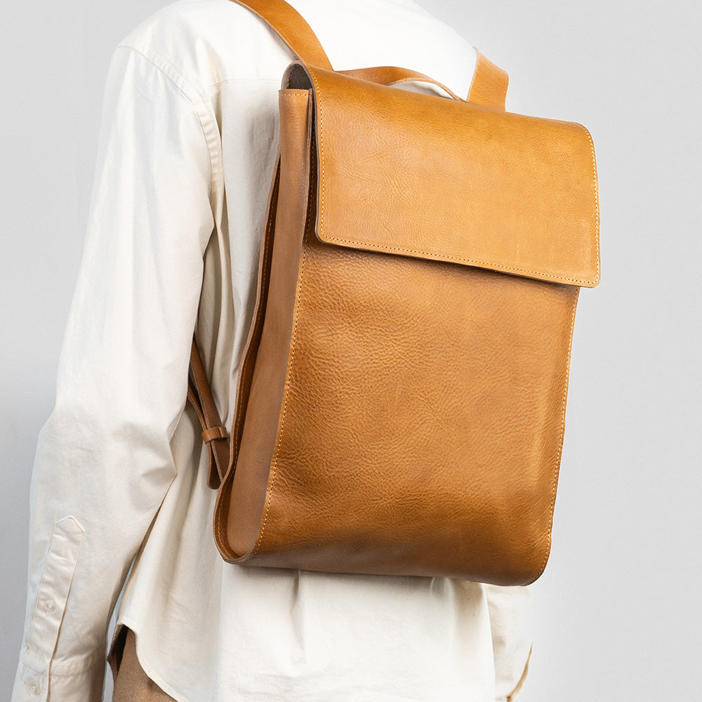 Leather laptop backpack The Minimalist Camel Sillie