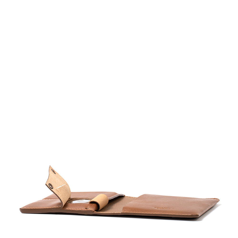 Leather AirTag Passport Holder (OUTLET)-2